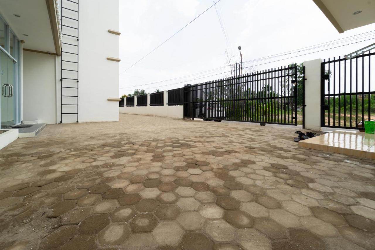 Reddoorz Near Griya Agung Palembang Hotel Talang Kelapa Exterior photo