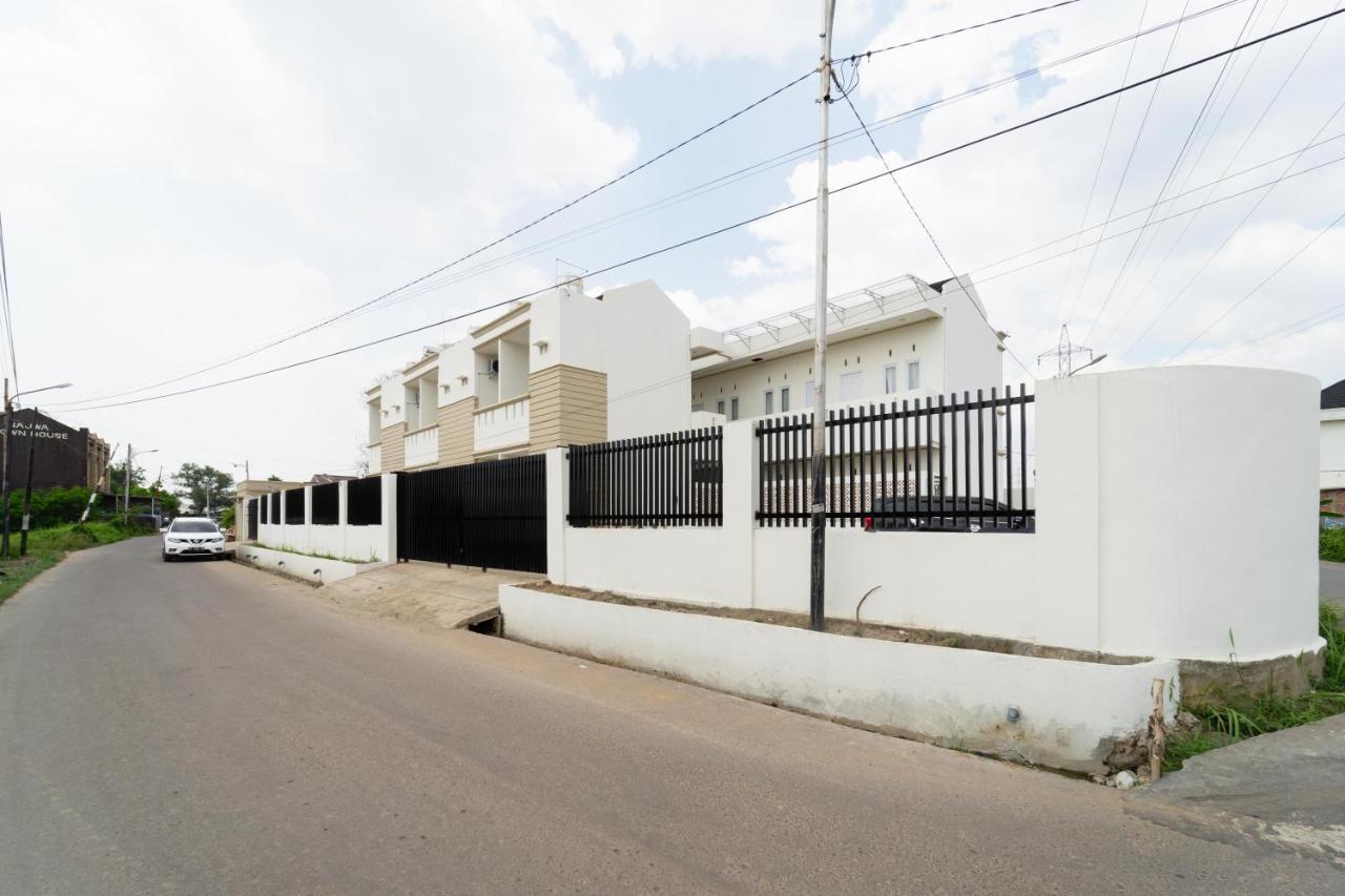 Reddoorz Near Griya Agung Palembang Hotel Talang Kelapa Exterior photo