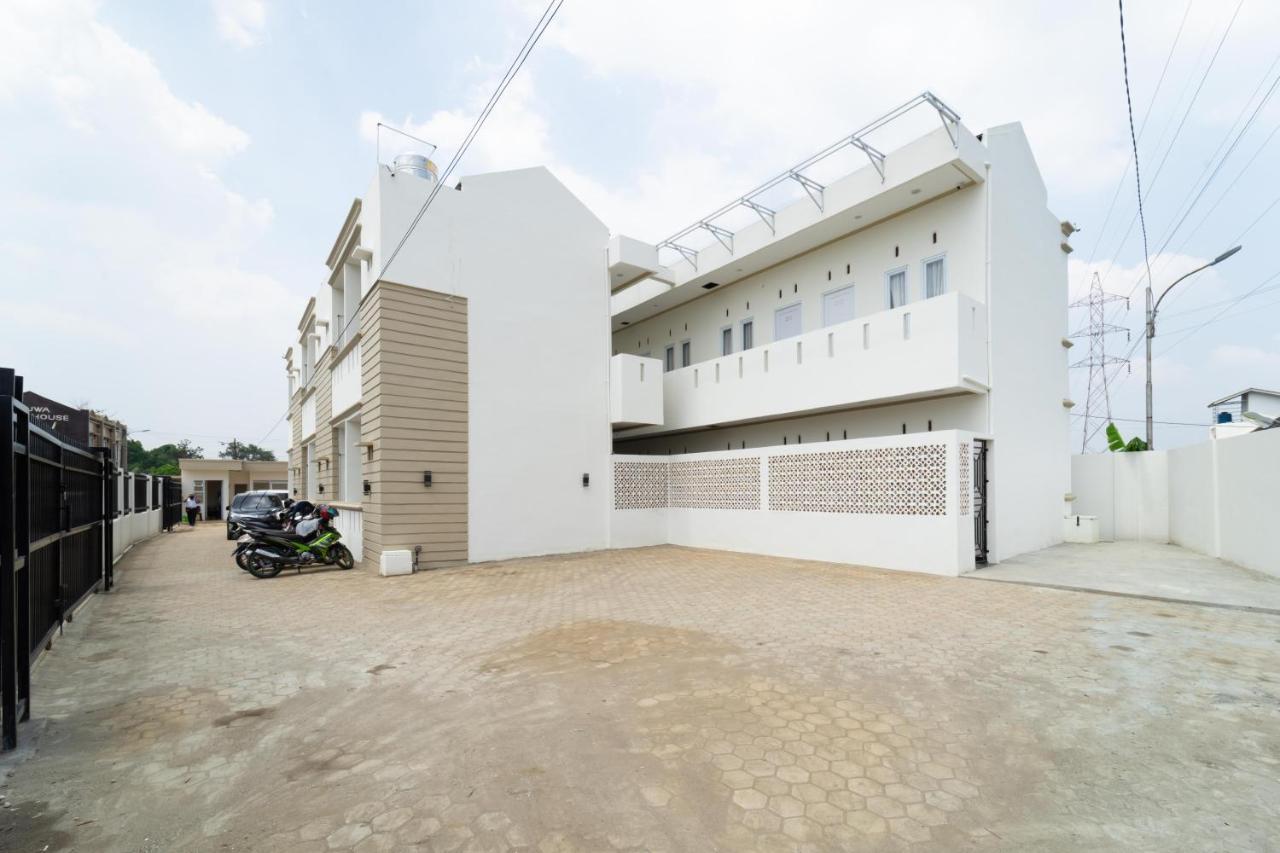 Reddoorz Near Griya Agung Palembang Hotel Talang Kelapa Exterior photo