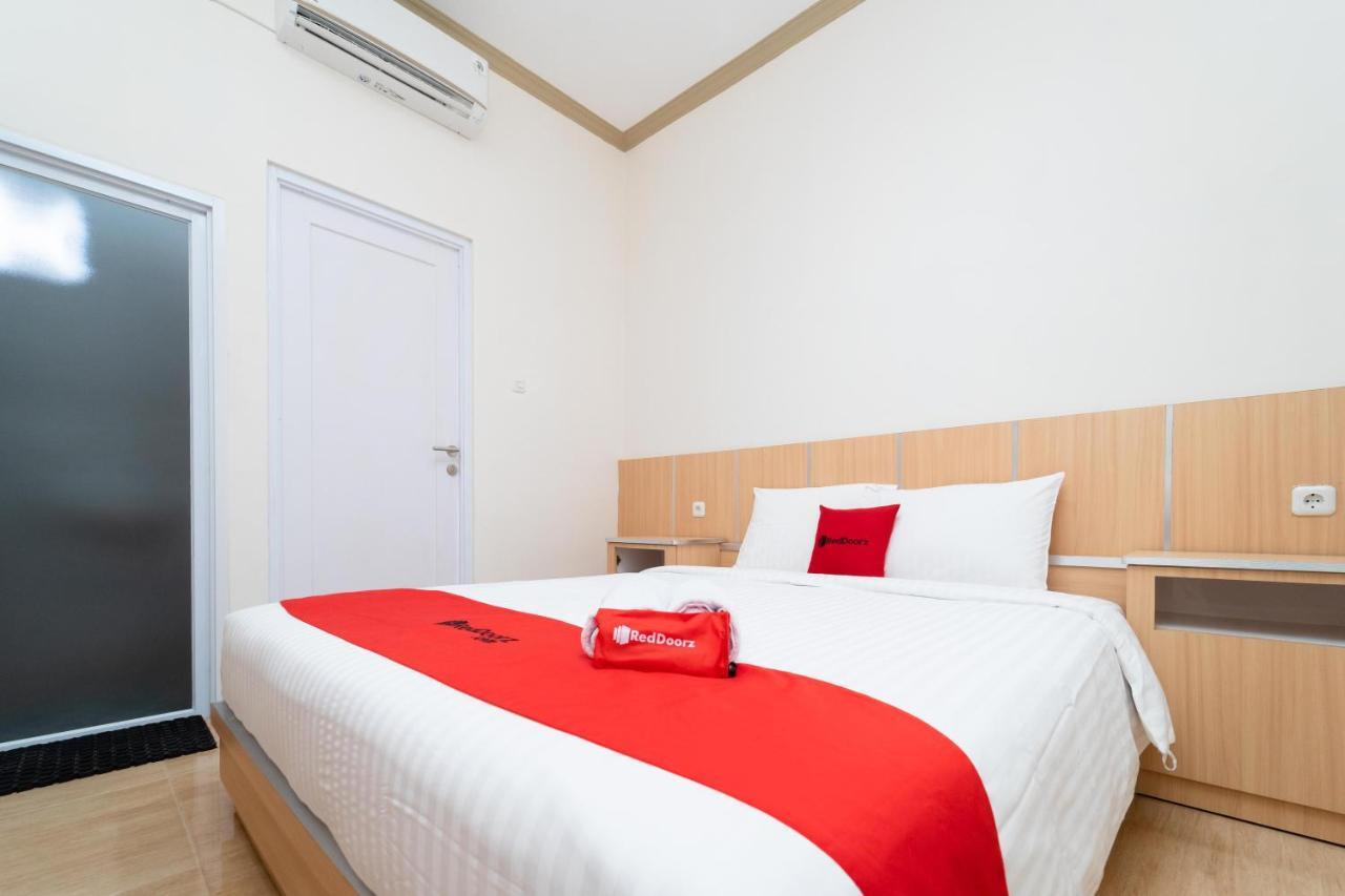 Reddoorz Near Griya Agung Palembang Hotel Talang Kelapa Exterior photo