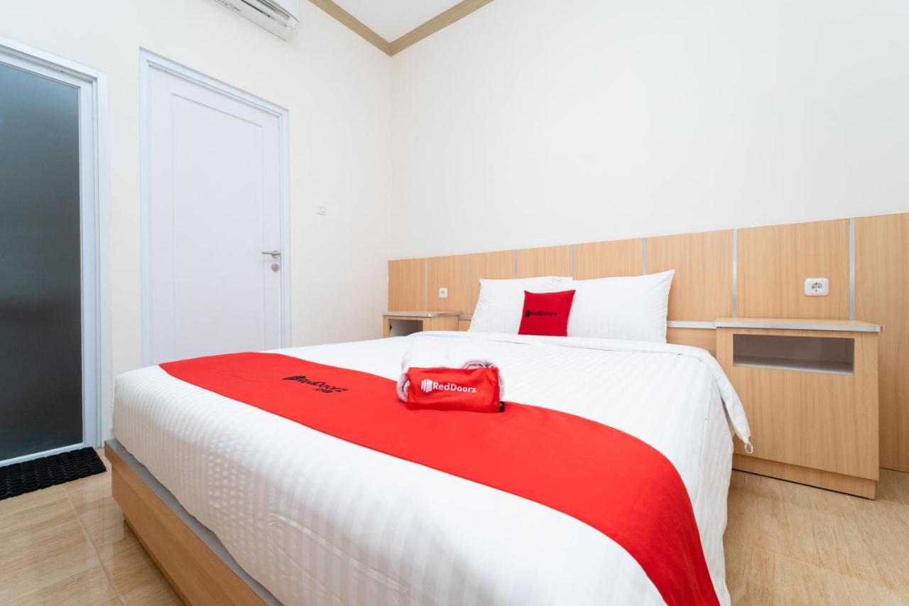 Reddoorz Near Griya Agung Palembang Hotel Talang Kelapa Exterior photo